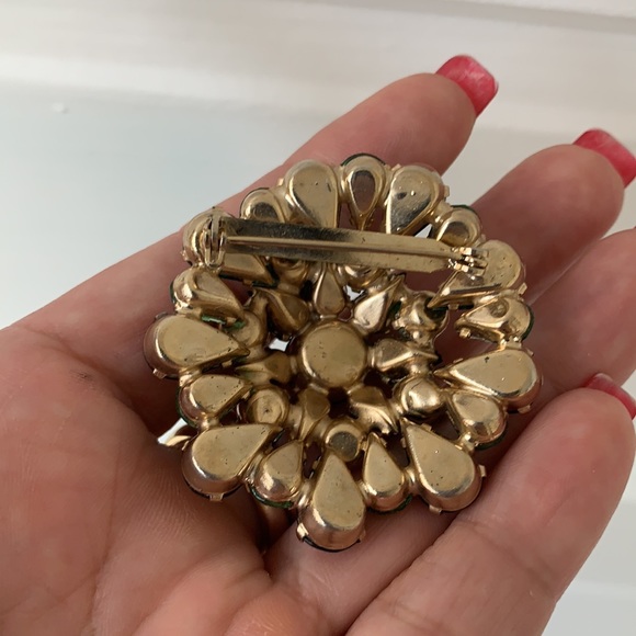 Vintage Gold-tone Green Rhinestone Domed Brooch - Picture 14 of 17